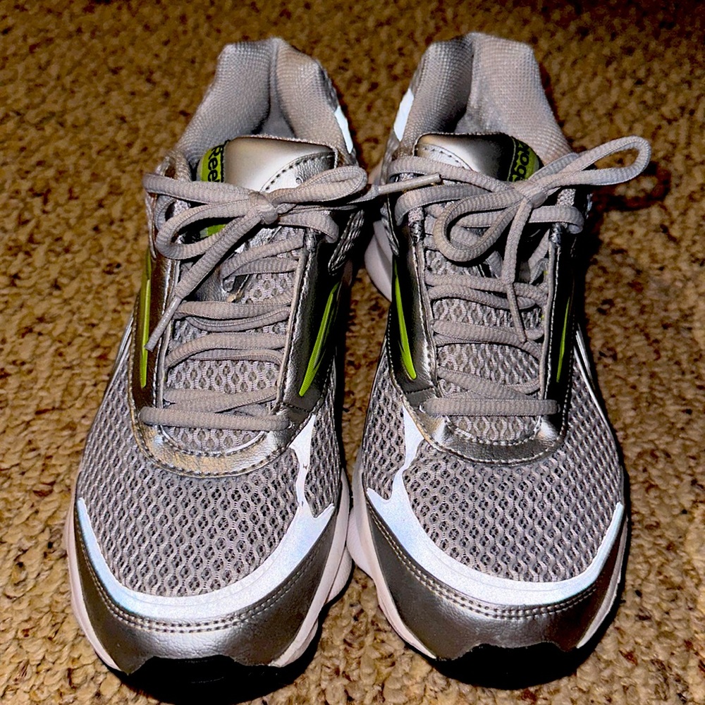 W7 Reebok Runtone